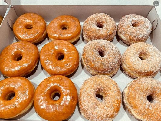 24 ساعت خود خدمت سیستم بلند کردن اتوماتیک دستگاه فروش کیک با تمام درب فولاد قاب و شیشه defogging